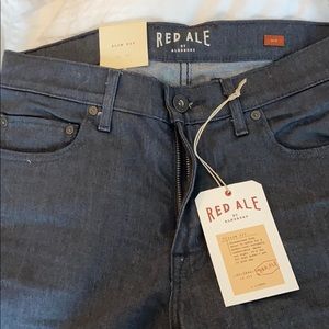 *brand new* Men’s slim fit dark wash jeans